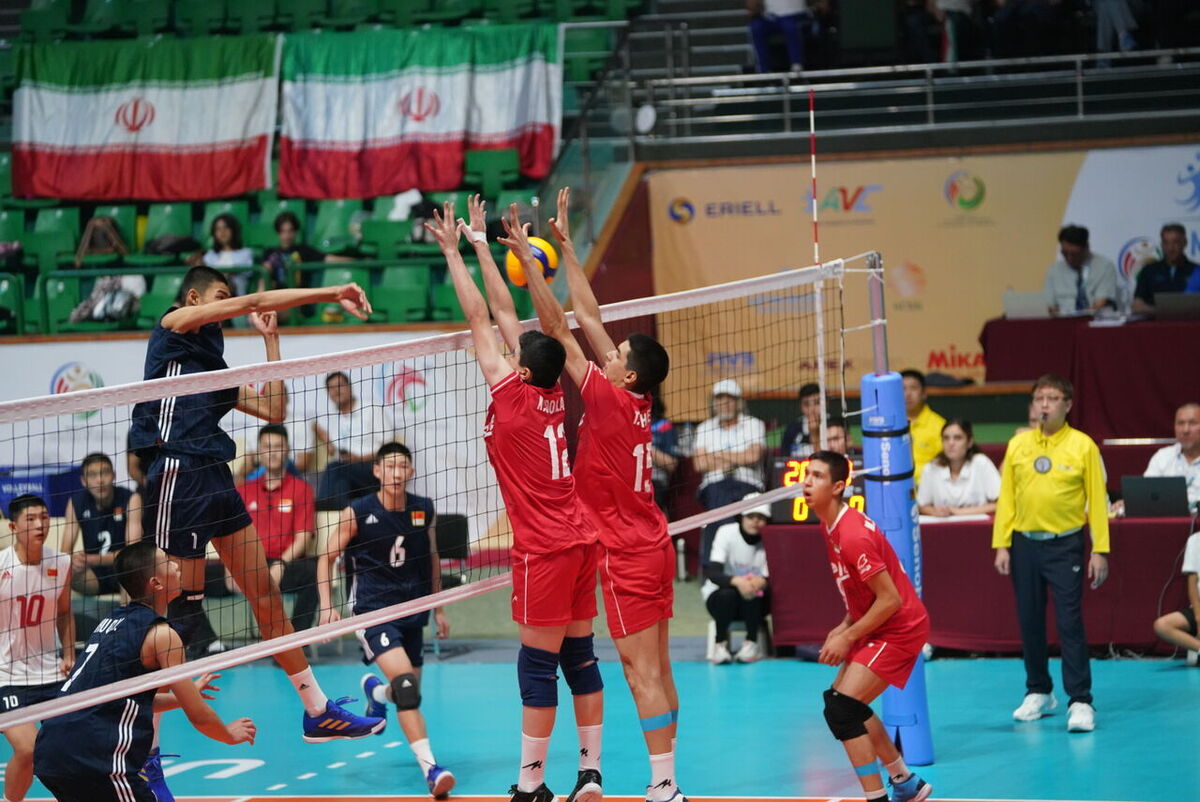 والیبال زیر ۱۶ سال قهرمانی آسیا؛ صدرنشینی تیم ایران با شکست چین