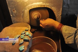 فروش سنگ فیروزه با «دهان‌خوانی» / بررسی‌ها نشان می‌دهد فروش مزایده‌ای سبب افزایش قیمت فیروزه شده است