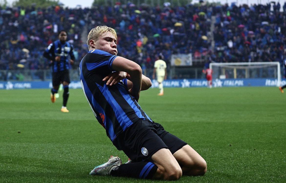 خرید جدید منچستریونایتد به جای هری کین +عکس