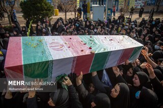 تشییع پیکر شهید حادثه تروریستی خاش در اصفهان