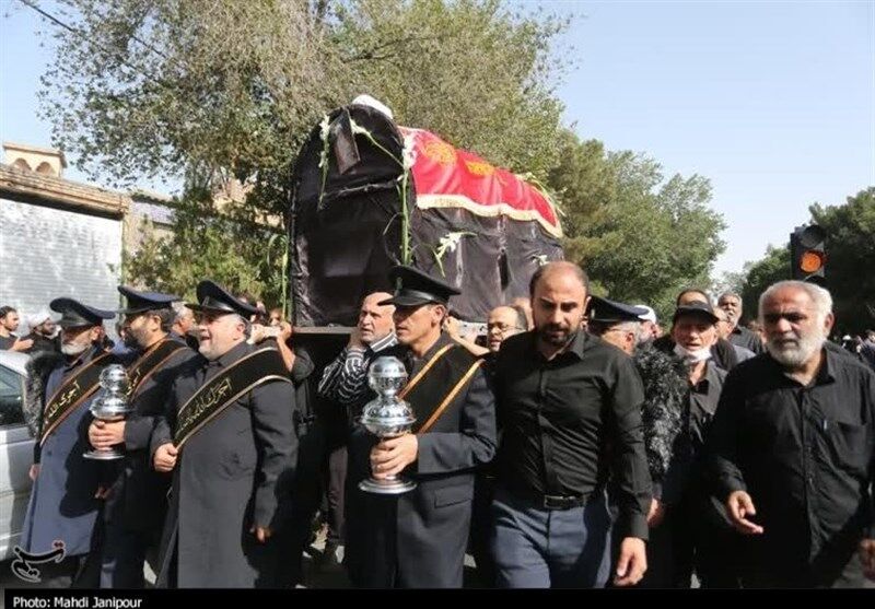 پیکرهای آیتالله رحیمیان و سردار شهید خطابخش در گلستان شهدای اصفهان آرام گرفتند+تصویر