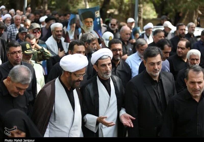 پیکرهای آیتالله رحیمیان و سردار شهید خطابخش در گلستان شهدای اصفهان آرام گرفتند+تصویر