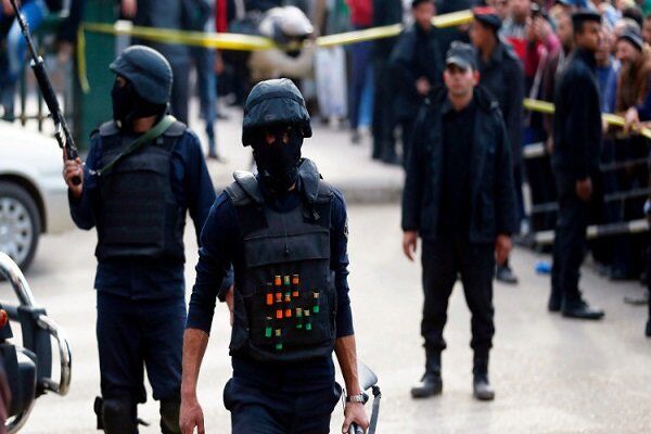کشته شدن ۴ نیروی امنیتی مصری و زخمی شدن ۲۱ تن دیگر در یک حمله