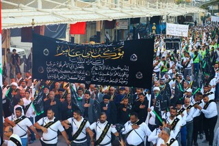 آغاز پیاده‌روی اربعین دسته سفیدپوشان بنی‌عامر از حرم سامرا