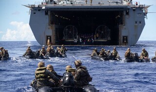آمریکا به‌دنبال بازسازی هیمنه از دست رفته / قدس به بررسی حضور تفنگداران آمریکایی در کشتی‌های تجاری در منطقه خلیج فارس می‌پردازد
