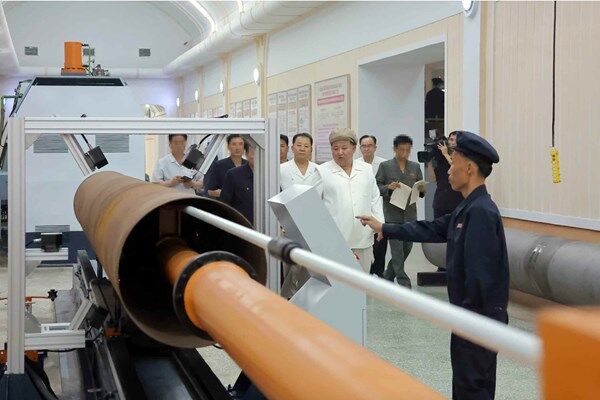 تاکید «کیم جونگ اون» بر تولید انبوه سلاح‌های راهبردی