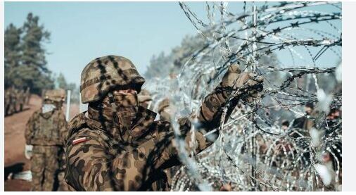 لهستان ۱۰۰۰ سرباز دیگر در مرز با بلاروس مستقر می‌کند