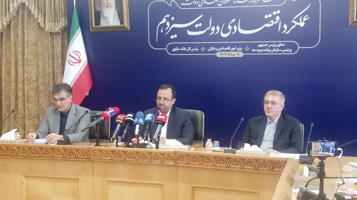 دولت قبل ایدهای بجز معطل نگه داشتن مسائل اقتصادی نداشت/ هدف گذاری دولت سیزدهم رشد اقتصادی ۸ درصدی است