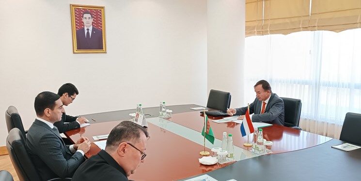 دیدار سفیر هلند با معاون وزیر خارجه ترکمنستان