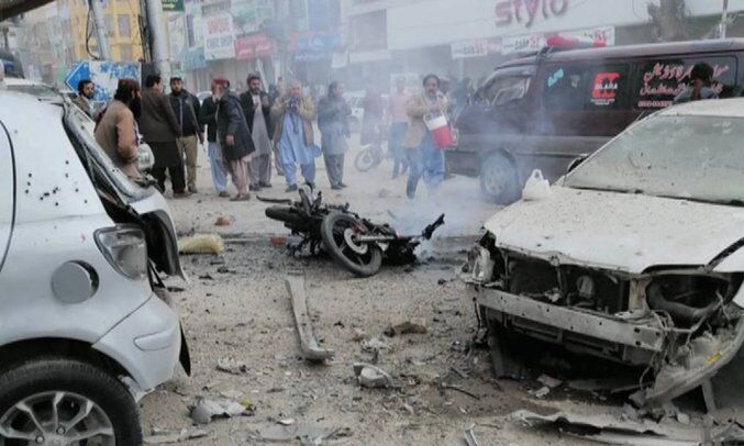 کشته شدن ۲ نظامی و ۳ تروریست در پاکستان