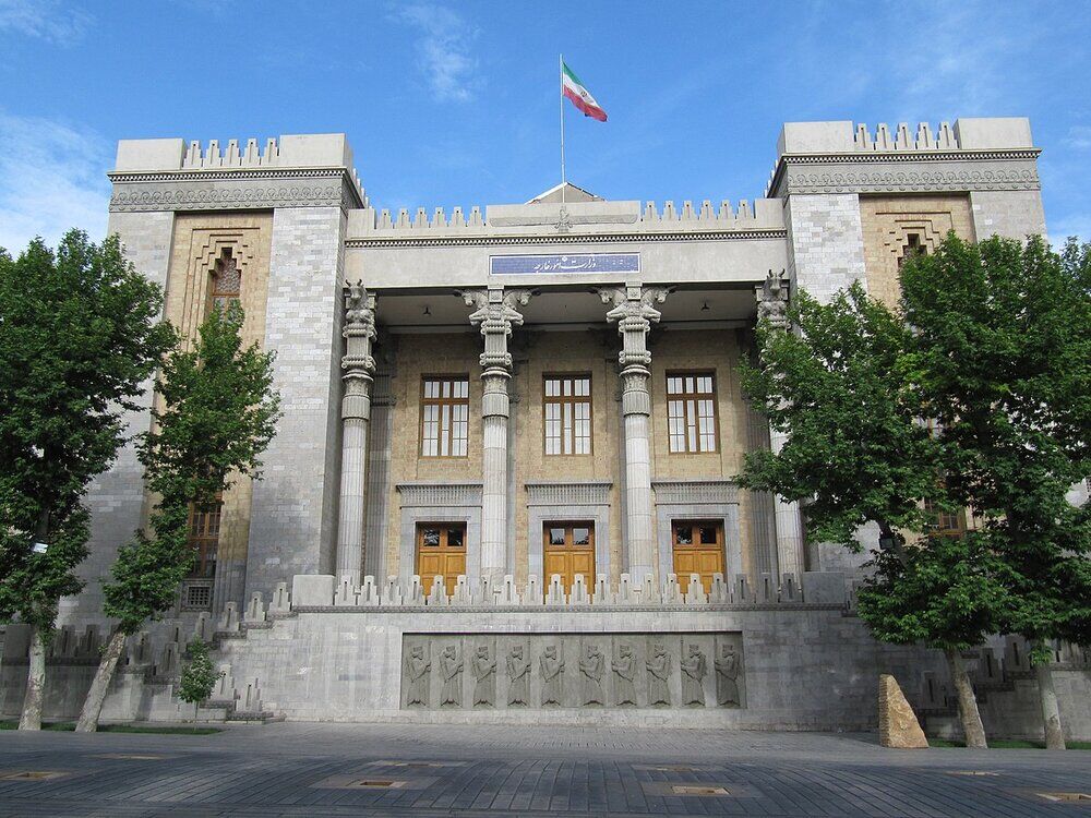 وزارت امور خارجه جمهوری اسلامی ایران: نحوه بهره‌برداری از دارایی‌های آزادشده در اختیار ایران است/ زندانیان آمریکا هنوز در ایران هستند
