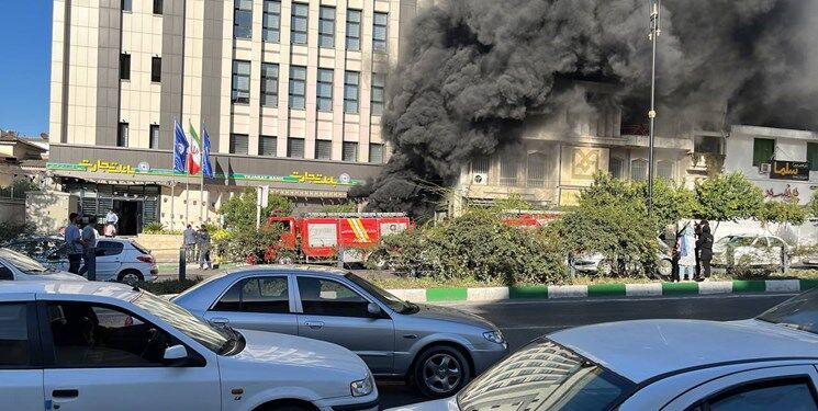 عملیات ۲ ساعته آتش نشانی برای اطفاء حریق بانک در گرگان