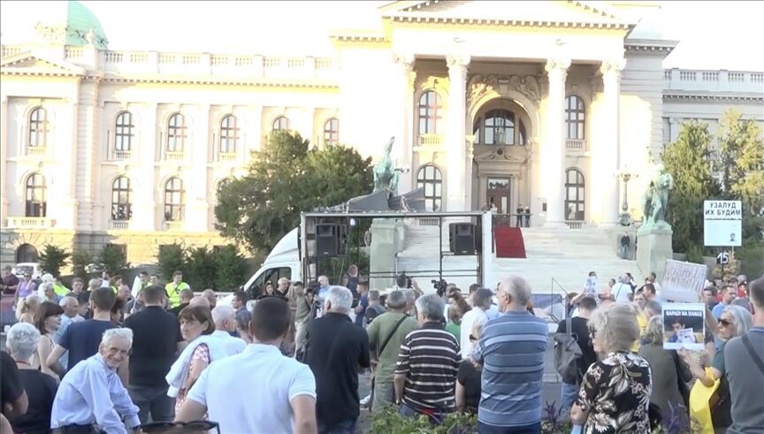 تظاهرات ضد دولتی در صربستان در اعتراض به تیراندازی‌های گسترده