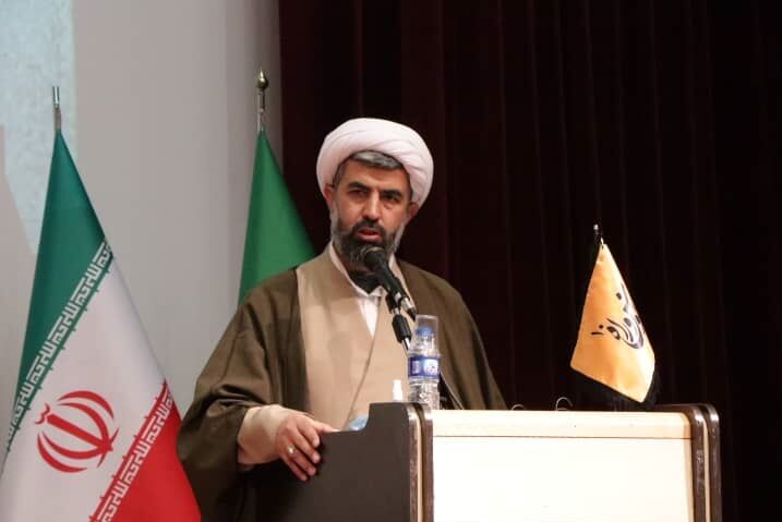 معاون اتحادیه انجمن‌های اسلامی: دوران صحبت یک طرفه با دانش‌آموزان گذشته است/ دیوار اعتراض راه انداختیم