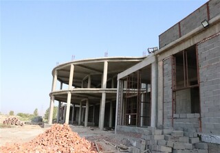 آخرین وعده مسئولان برای افتتاح تنها بیمارستان عنبرآباد/ آیا طلسم ۱۰ ساله شکسته می‌شود