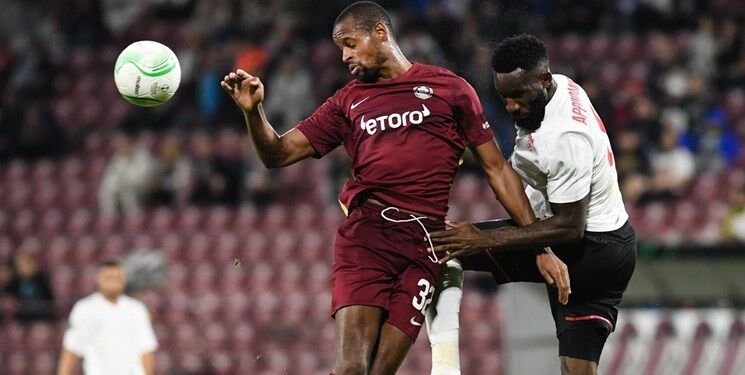 هزینه اقامت مهاجم هلندی در تهران بر عهده باشگاه استقلال است؟