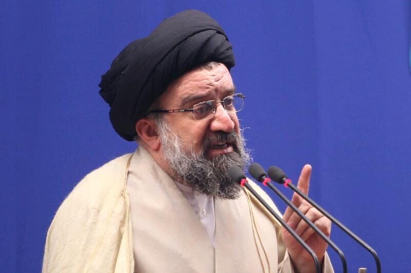خطیب نماز جمعه تهران: جمهوری اسلامی مطلقاً زیر بار تعلیق غنی‌سازی نمی‌رود