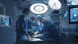 سرپرست تیم پیوند دانشگاه علوم پزشکی ایران تشریح کرد؛ جزئیات نخستین جراحی موفقیت‌آمیز پیوند سر در ایران