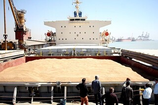 گام عملی برای تحقق کریدور جدید غلات؛ کشتی روس از آستراخان راهی ایران شد