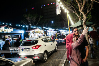 این خیابان تاریخی، حالا بوی غذا می‌دهد/ شب‌گردی‌ در سی‌تیر + عکس‌