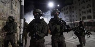 اسارت ۱۴ فلسطینی در یورش نظامیان صهیونیست به کرانه باختری