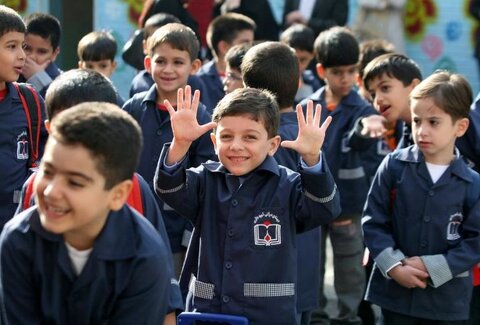 یک میلیون و ۱۵۴ هزار کلاس‌اولی در راه مدرسه /  آموزش‌وپرورش وعده داد کلاس‌ها معلم داشته باشند