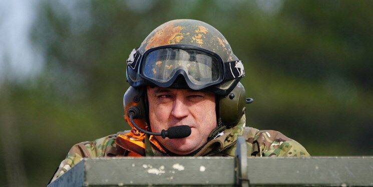 وزیر دفاع انگلیس استعفا کرد