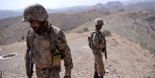 کشته شدن ۲ نظامی پاکستان در مرز با افغانستان