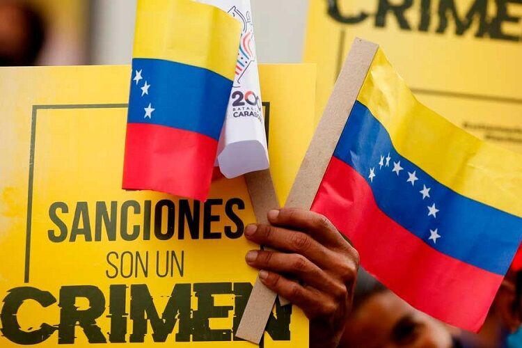 فشار تحریمی غرب علیه ونزوئلا؛ مسدودی ۹۳ حساب خارجی با بیش از ۲۲ میلیارد دلار