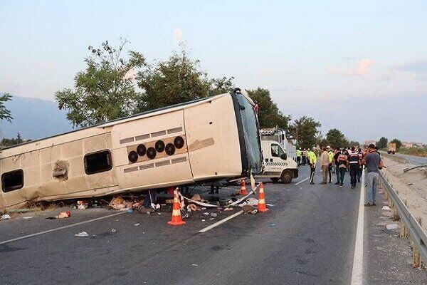 شش کشته و ۴۳ زخمی بر اثر حادثه رانندگی در ترکیه +فیلم و تصاویر