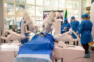 عضو هیئت مدیره نظام پزشکی تهران: ۲۰ سال از "جراحی با ربات" دنیا عقب هستیم