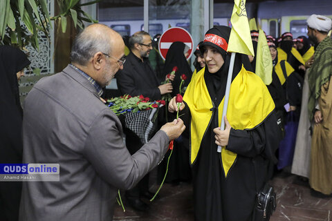 مراسم استقبال از 400 دانش آموز زائر کربلا در راه آهن مشهد