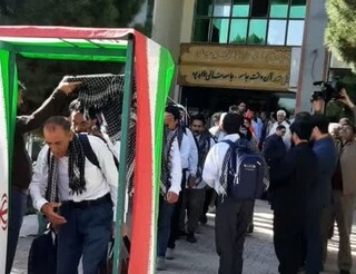 حرکت کاروان پیاده زندانیان تربت‌حیدریه به مشهد