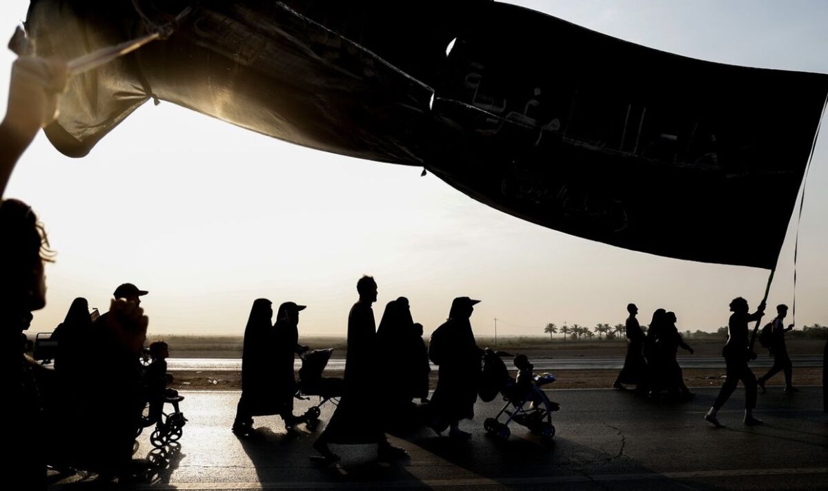 پیاده‌روی عراقی‌ها این‌بار از کربلا تا نجف+عکس و فیلم