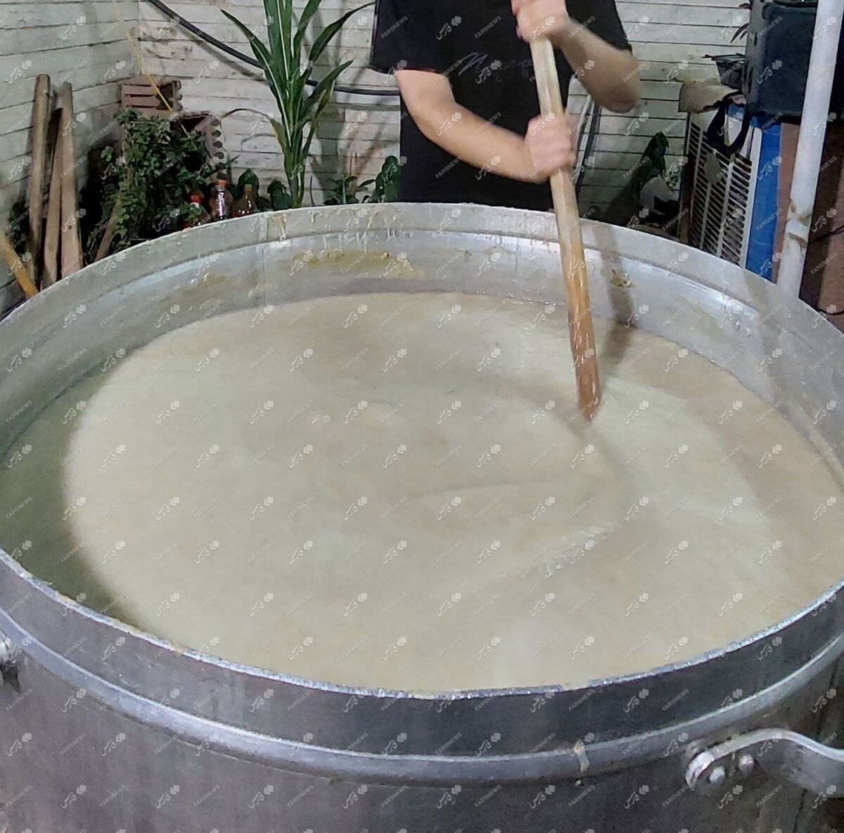 یک پرده از کریم اهل بیت(ع) و دیگ نذری