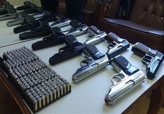 انهدام باند قاچاق اسلحه در گلستان/ کشف ۱۸ قبضه سلاح جنگی از ۲ قاچاقچی+ فیلم
