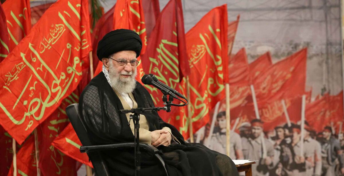 رهبر معظم انقلاب: دفاع مقدس نشان داد جوانان میتوانند همه مشکلات را حل کنند / برای تبیین واقعیات دفاع مقدس باید کارهای هنری انجام شود