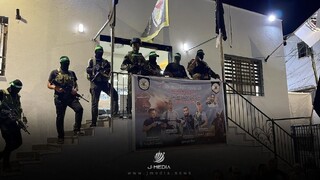 رژه نظامی گردان‌های القسام در اردوگاه جنین