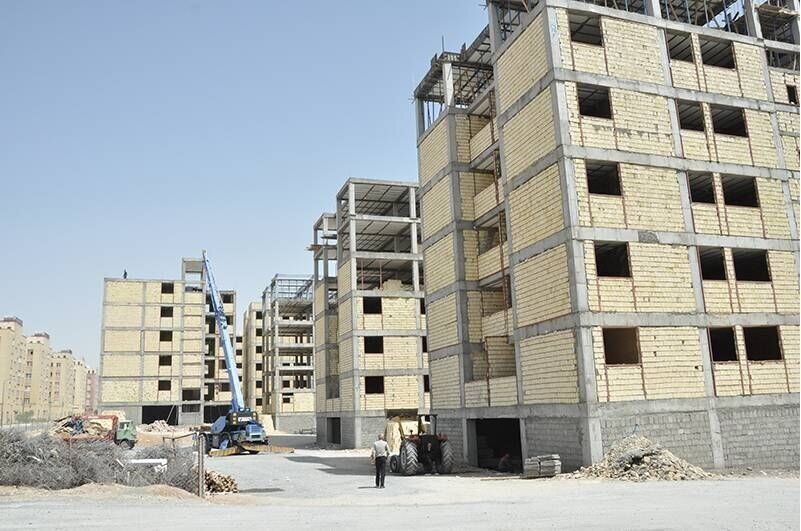 تحویل ۳۰۰ واحد مسکونی به خانواده‌های محروم استان همدان