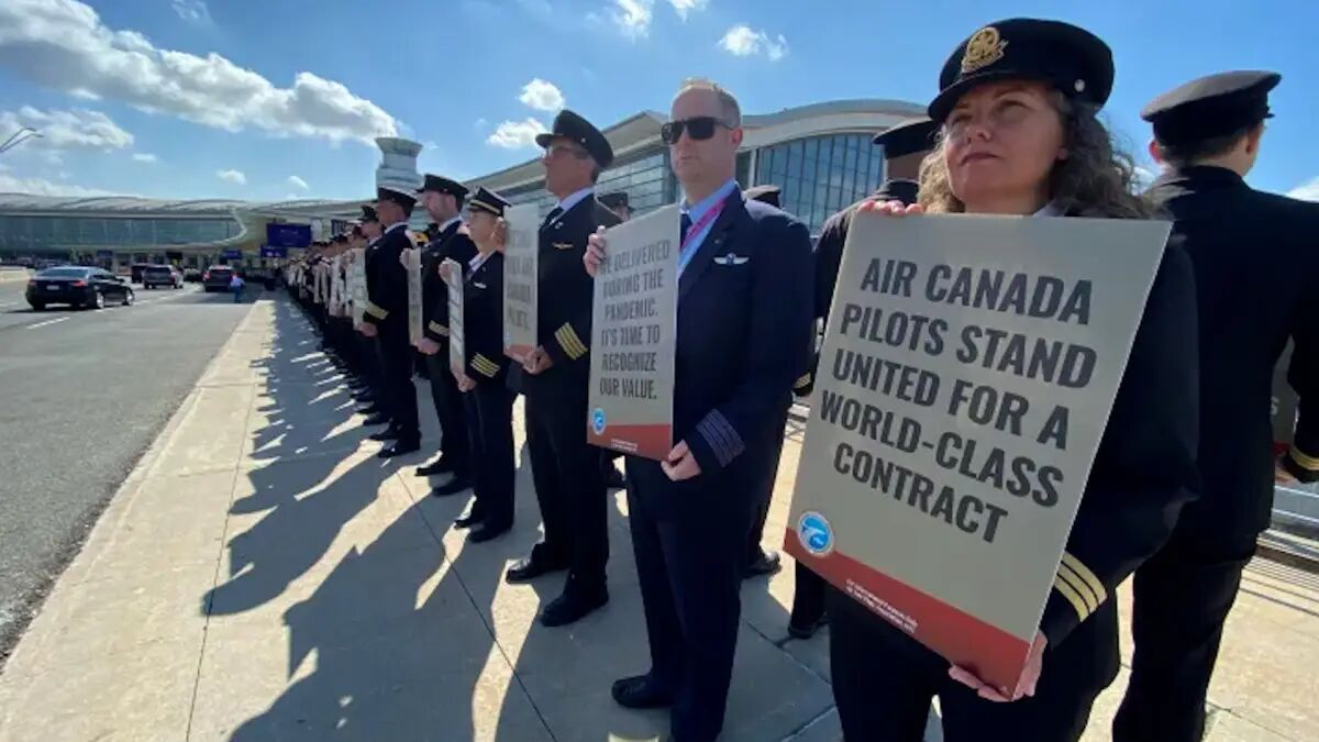 خلبان‌های کانادایی در تورنتو تظاهرات کردند