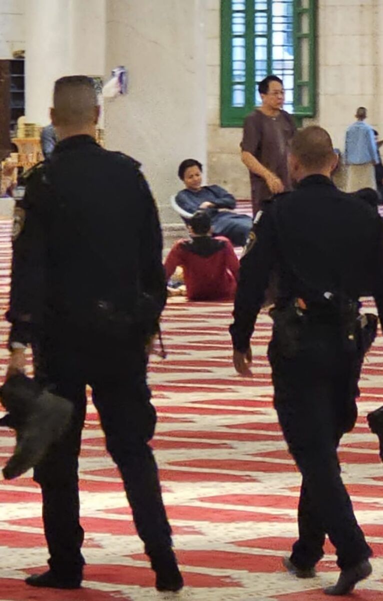 یورش صدها شهرکنشین صهیونیست به مسجدالاقصی و درگیری با مسلمانان