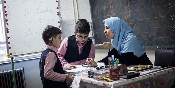 امسال ۱۳۰۰ دانش آموز نیمه شنوا در مدارس عادی خراسان رضوی تحصیل می‌کنند