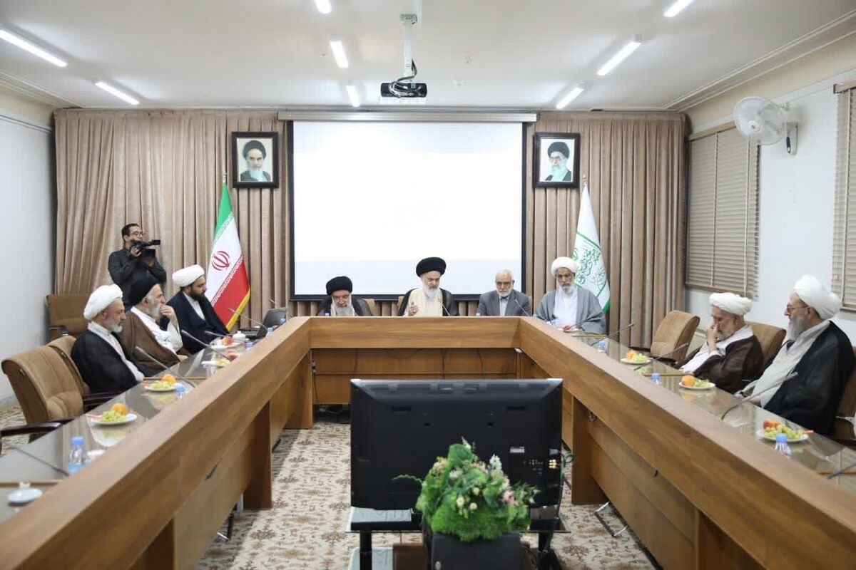 رئیس کمیته امداد کل کشور در جمع اعضای جامعه مدرسین حوزه علمیه قم حاضر شد