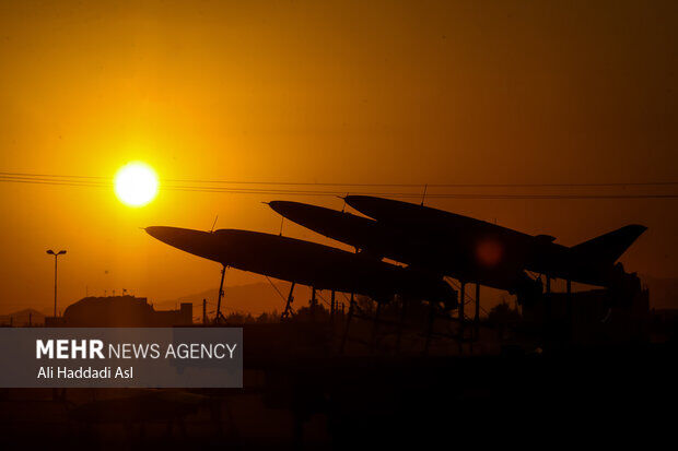 آسمان در تسخیر پهپادهای«آجا»/ تجهیز پرندهها به تسلیحات مدرن