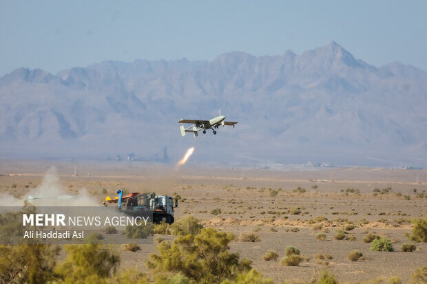 آسمان در تسخیر پهپادهای«آجا»/ تجهیز پرندهها به تسلیحات مدرن