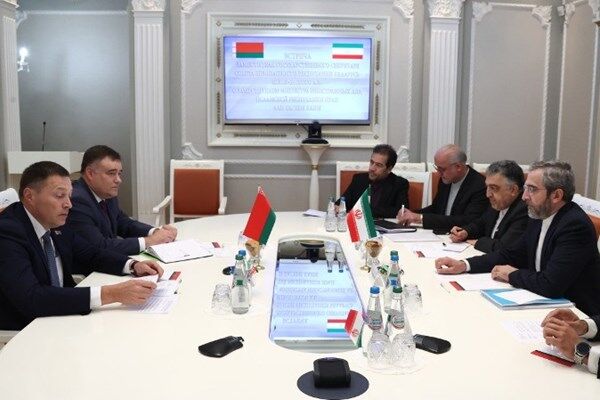 باقری در مینسک و درخواست بلاروس برای استفاده از تجربیات ایران در مقابله با تحریمها