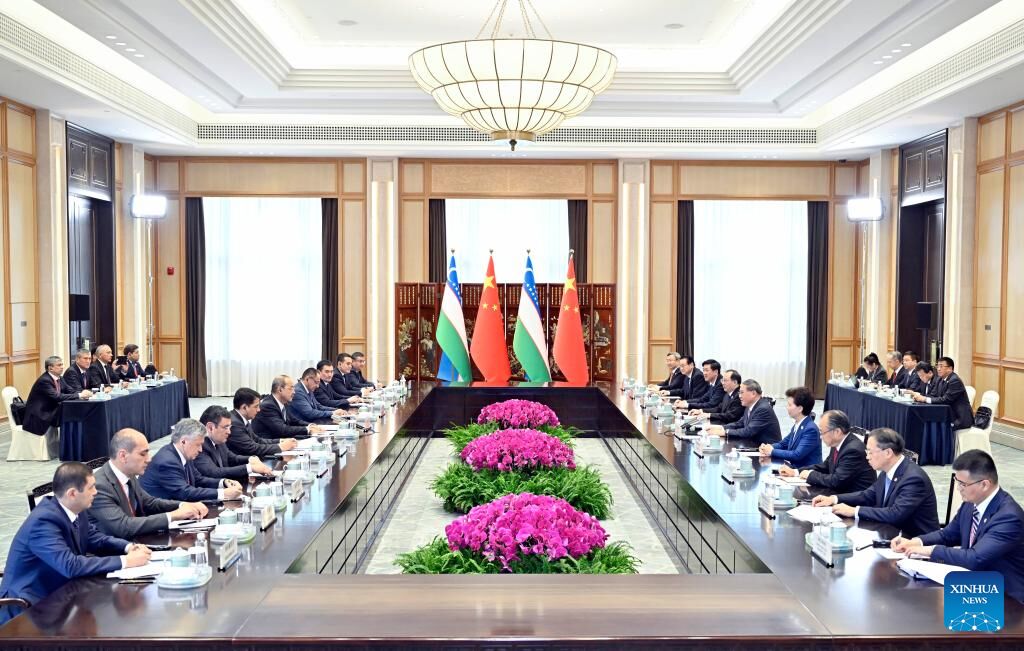 پکن از سرمایه گذاری شرکت های چینی در ازبکستان حمایت می کند