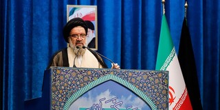 خطیب نماز جمعه تهران: دانشجویان پیشانی مبارزه با آمریکا هستند
