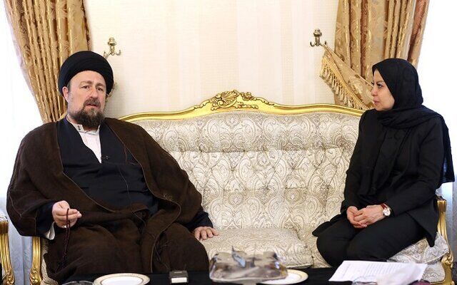 حجت‌الاسلام حسن خمینی در دیدار با سفیر فلسطین در تهران: نباید اجازه داد صهیونیست‌ها قیافه مظلومیت به خود بگیرند
