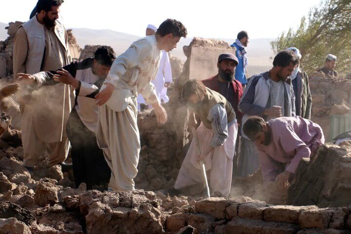 فاجعه پشتِ فاجعه/ زلزله‌ افغانستان همچنان قربانی می‌گیرد+ فیلم